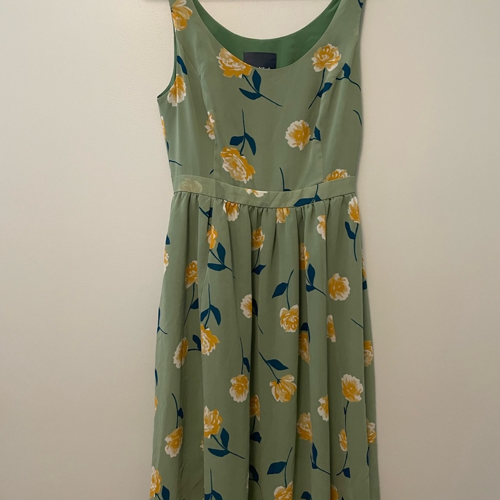 Modcloth Flowy midi dress